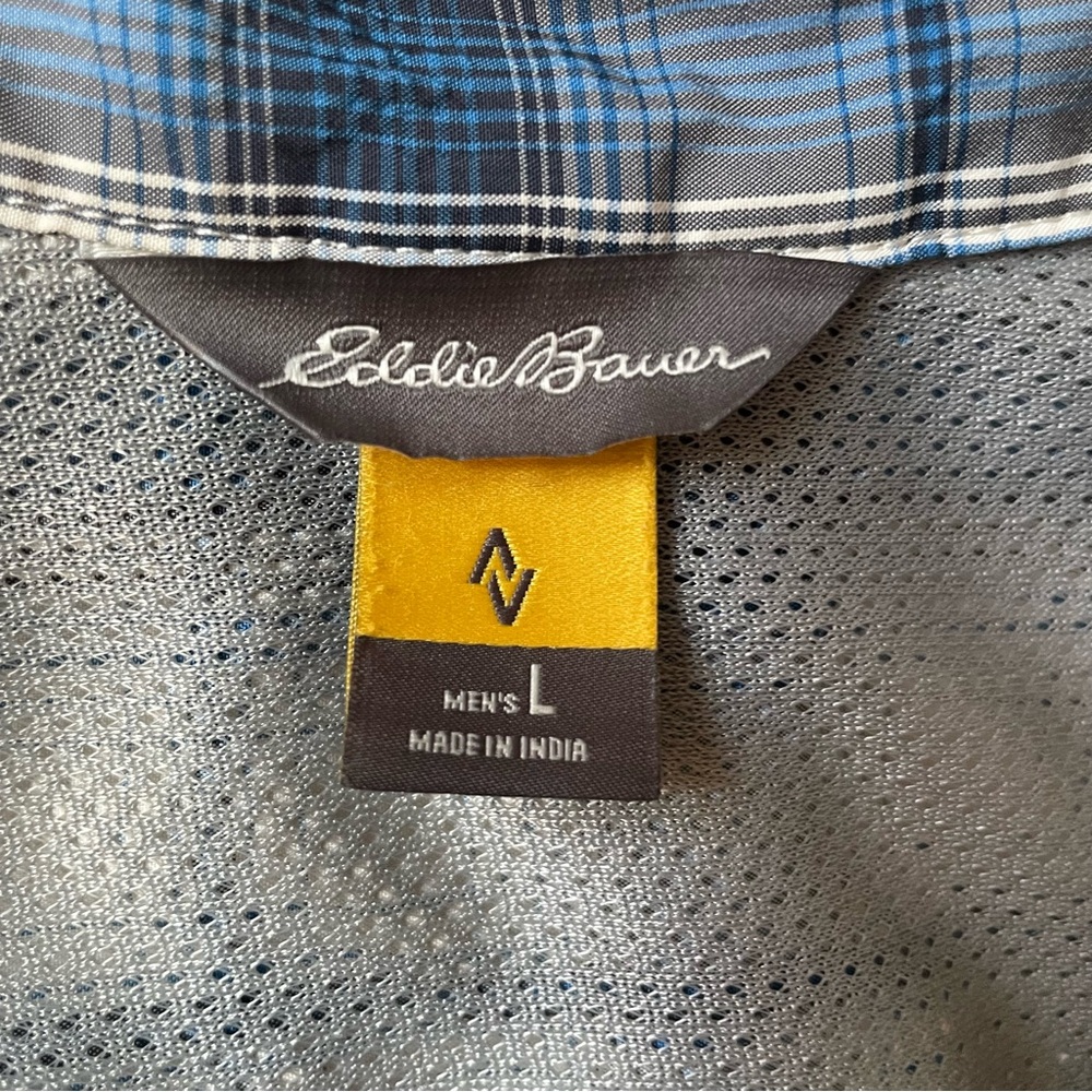Eddie Bauer Men’s Large Short Sleeve Button Up Shirt Blue & White - Picture 3 of 6